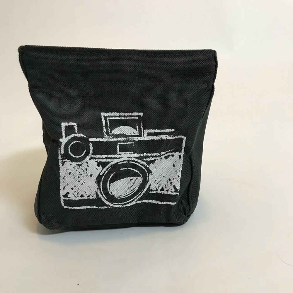 Thirty one square bag with camera printed